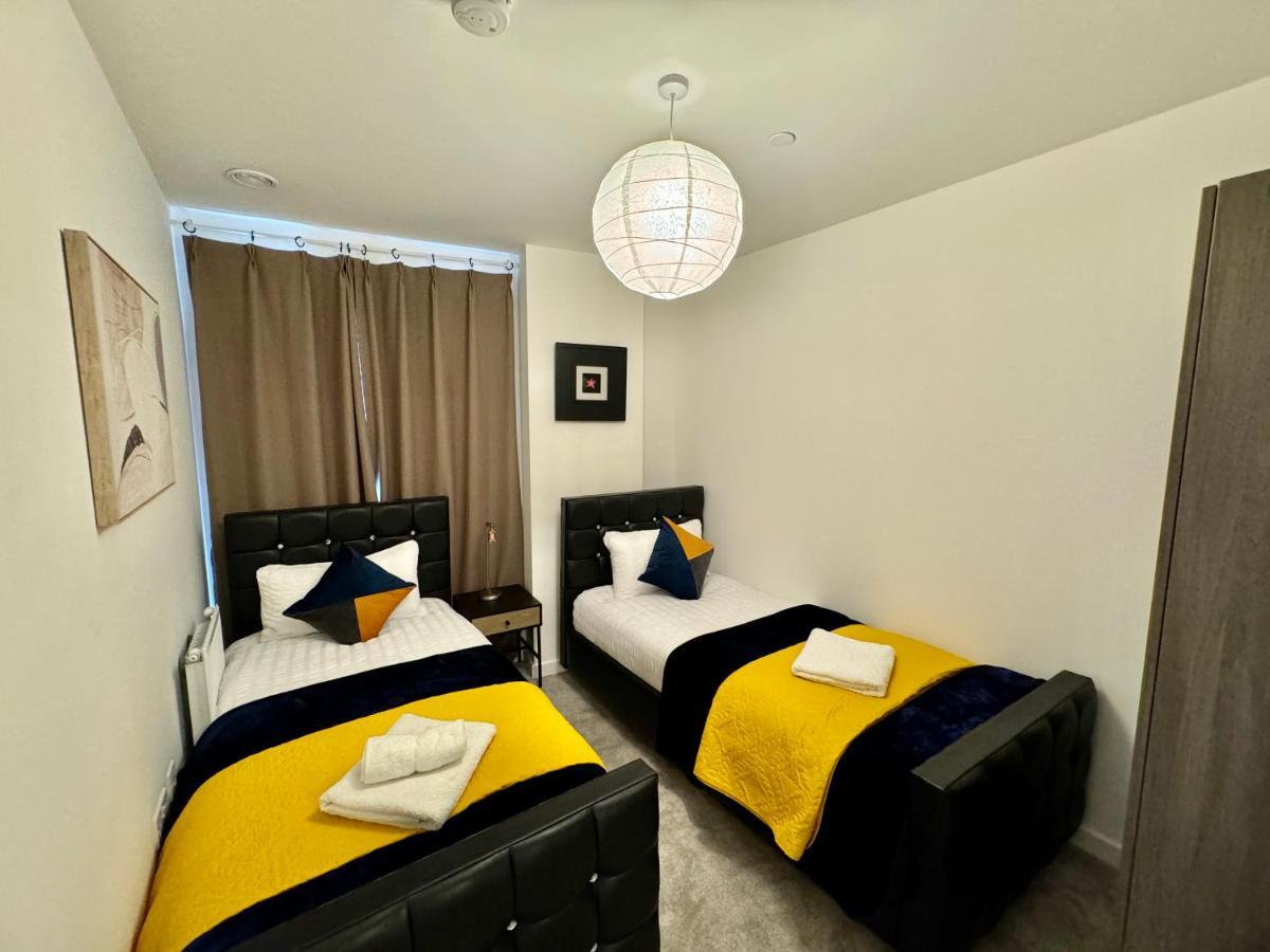 3Bedroom, 2Bathroom, Balcony,Luxury Flat Westfield Лондон Екстериор снимка