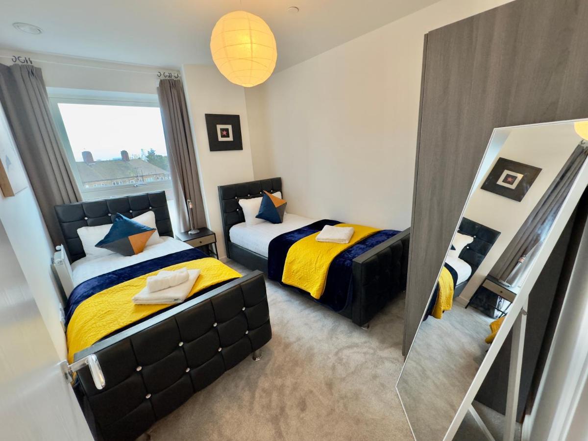 3Bedroom, 2Bathroom, Balcony,Luxury Flat Westfield Лондон Екстериор снимка