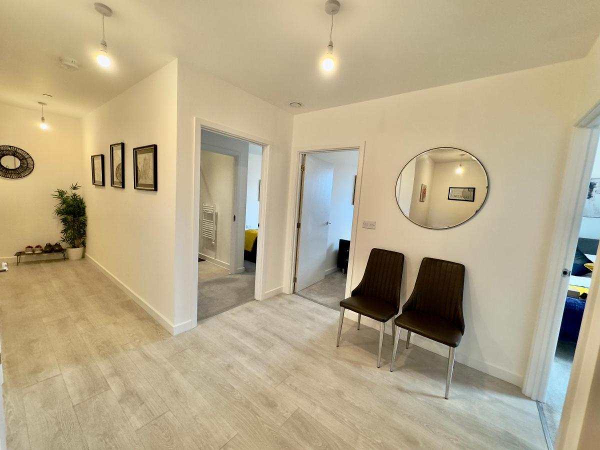 3Bedroom, 2Bathroom, Balcony,Luxury Flat Westfield Лондон Екстериор снимка