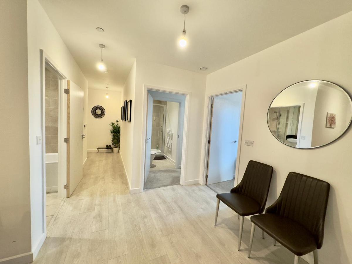 3Bedroom, 2Bathroom, Balcony,Luxury Flat Westfield Лондон Екстериор снимка